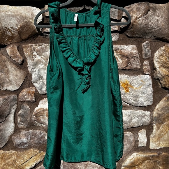 Old Navy Tops - Old Navy Silk Tank Top Sz Large Ruffled V Neck Boho Minimalist Dainty Green